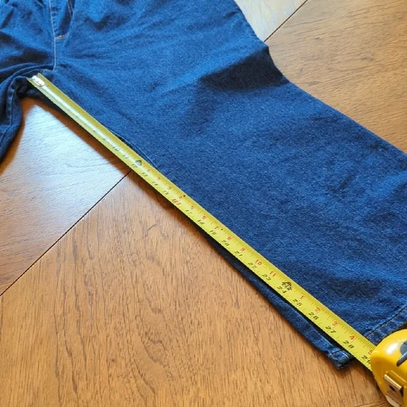 Chic Women's 18 Petite Relaxed Fit Denim Jeans - Picture 8 of 9